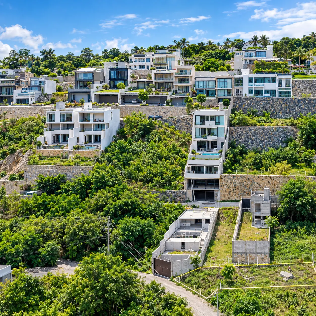 Vista lateral del terreno de 414.01 m² en Las Alas, Tequesquitengo